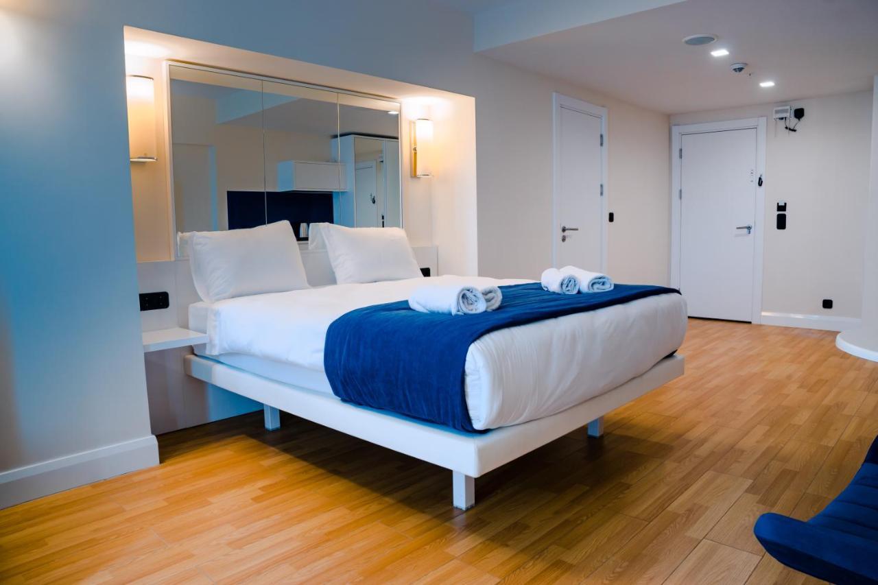 Orbi City - Aparthotel Near The Beach バトゥーミ エクステリア 写真