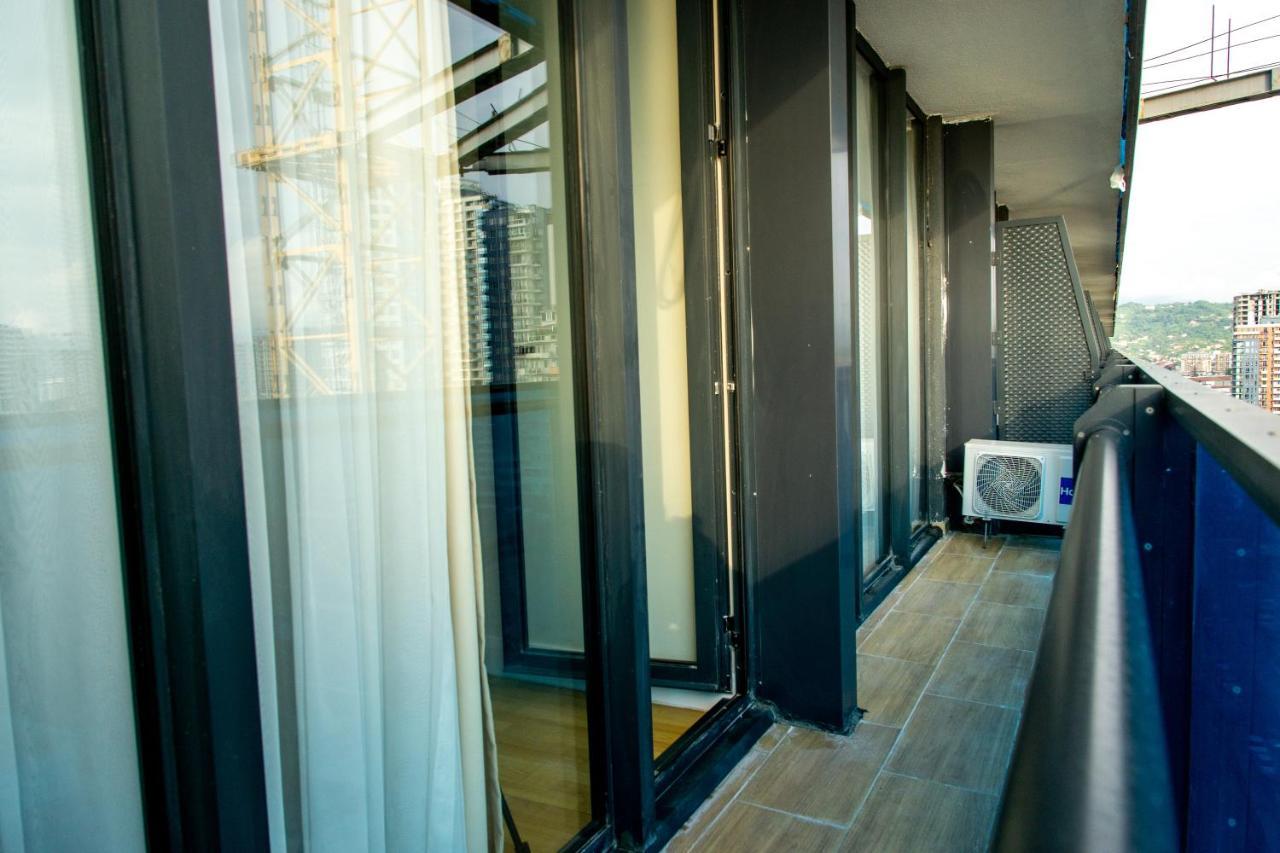 Orbi City - Aparthotel Near The Beach バトゥーミ エクステリア 写真