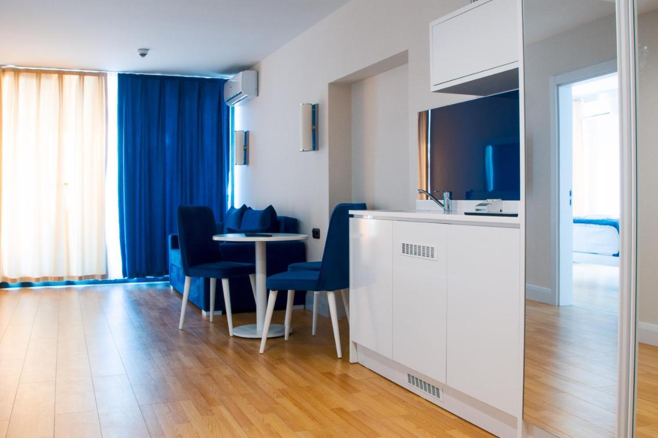Orbi City - Aparthotel Near The Beach バトゥーミ エクステリア 写真