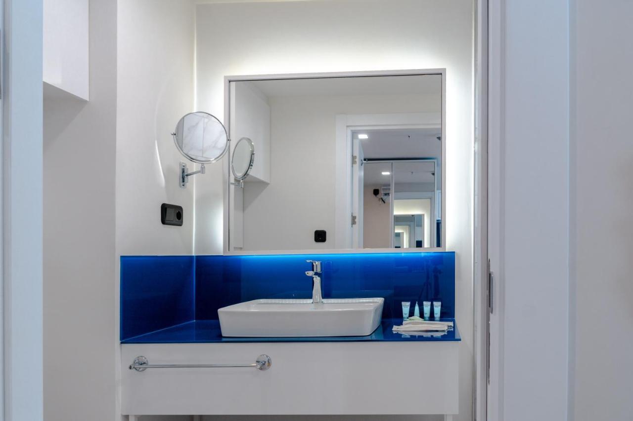 Orbi City - Aparthotel Near The Beach バトゥーミ エクステリア 写真