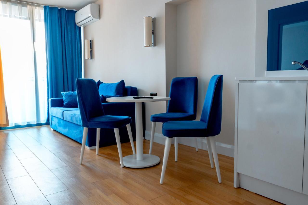 Orbi City - Aparthotel Near The Beach バトゥーミ エクステリア 写真
